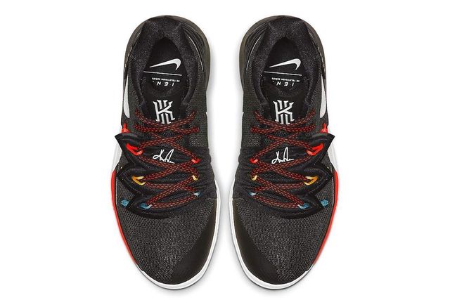 Nike випустила круті кросівки у стилі серіалу Друзі - фото 325782