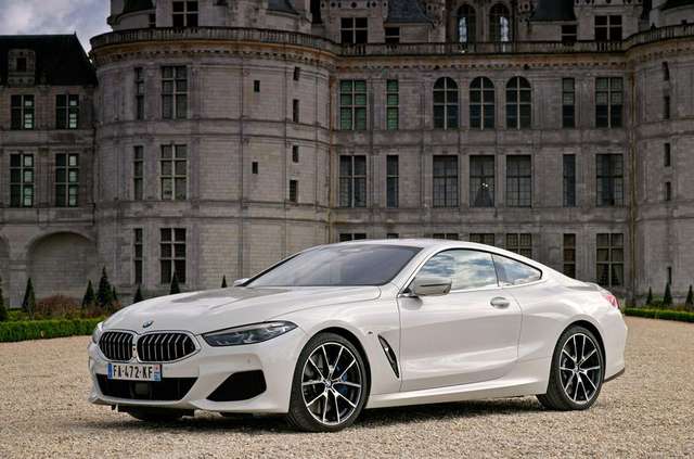 BMW показала першу фотографію новенької 'вісімки' - фото 325806