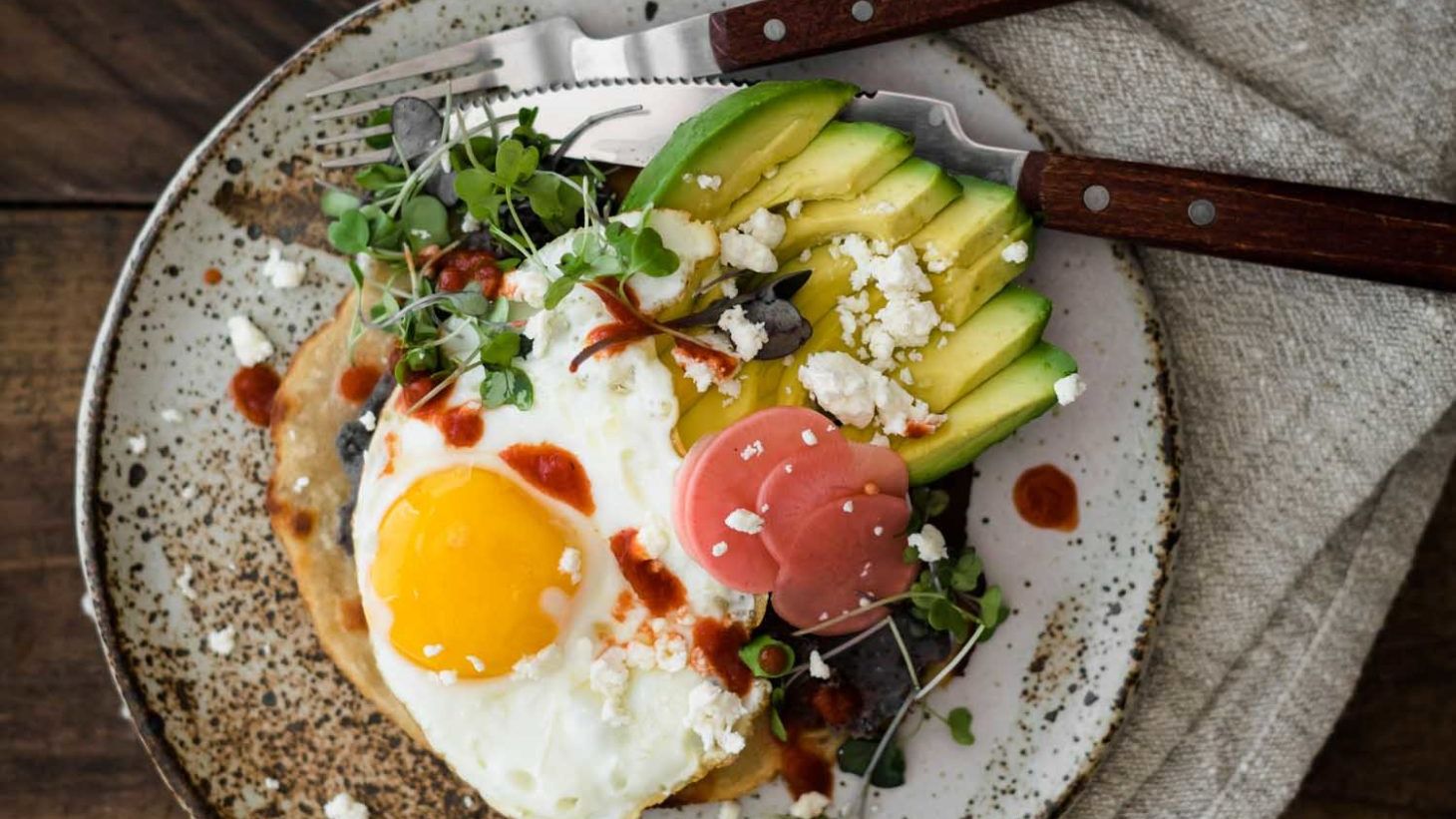 Від цього популярного сніданку варто відмовитися, і ось чому
