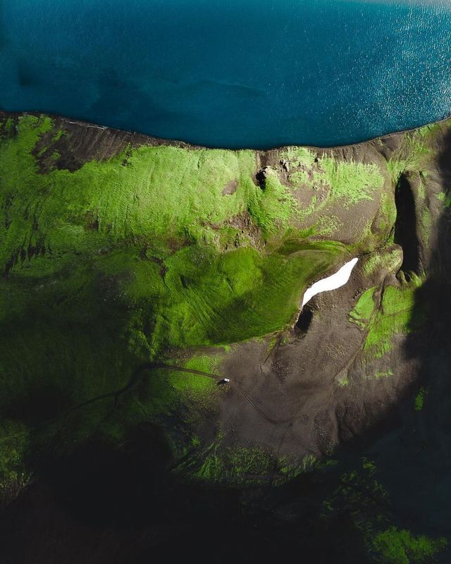 Незабутня краса Ісландії з висоти: яскраві фото мандрівника - фото 325823