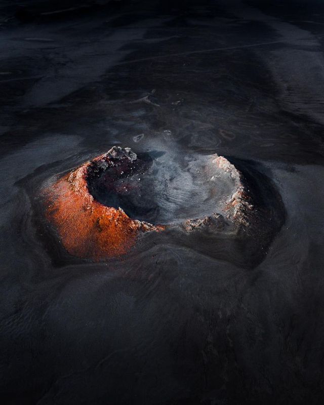 Незабутня краса Ісландії з висоти: яскраві фото мандрівника - фото 325834