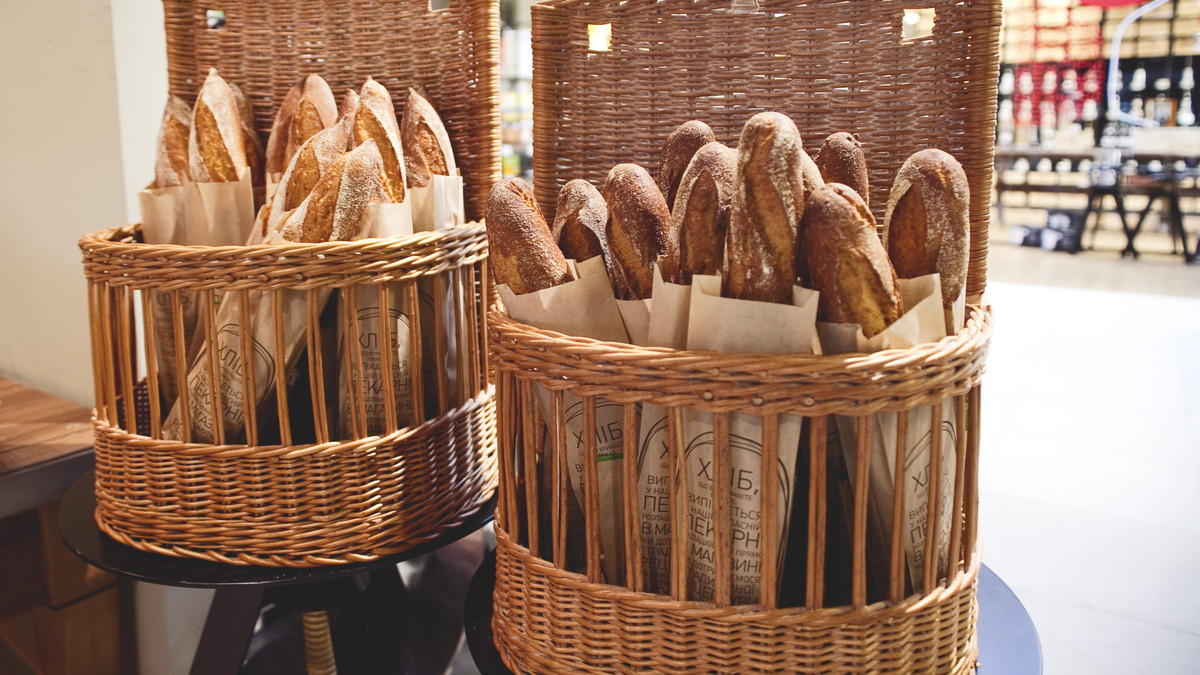 Купувати хліб краще у фірмових магазинах - фото 1