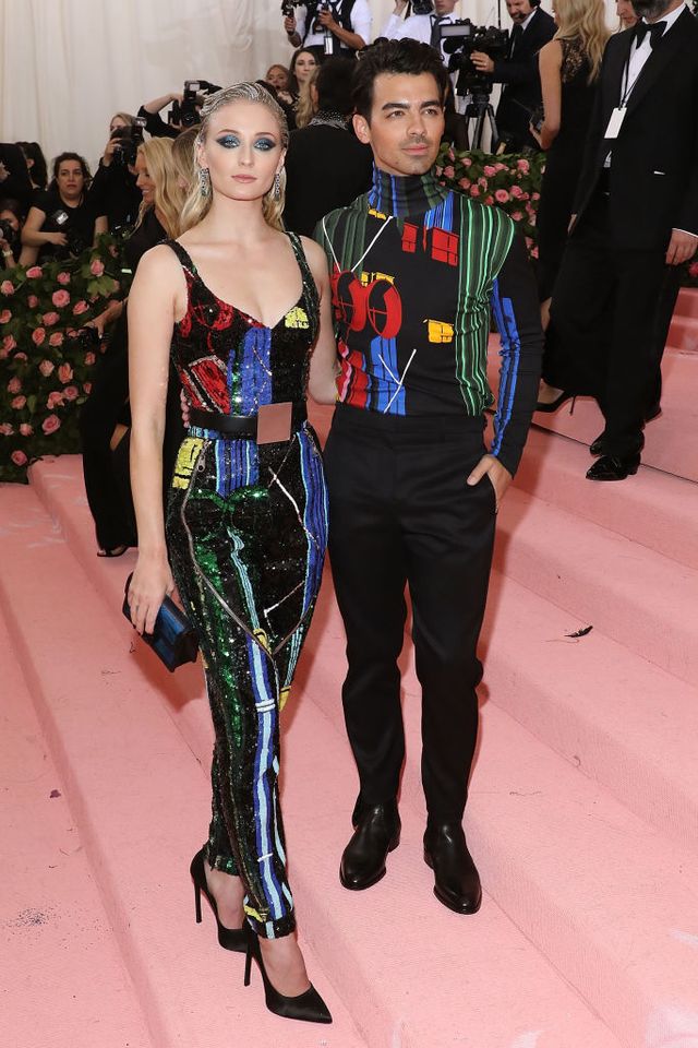 Софі Тернер з чоловіком - фото 326235