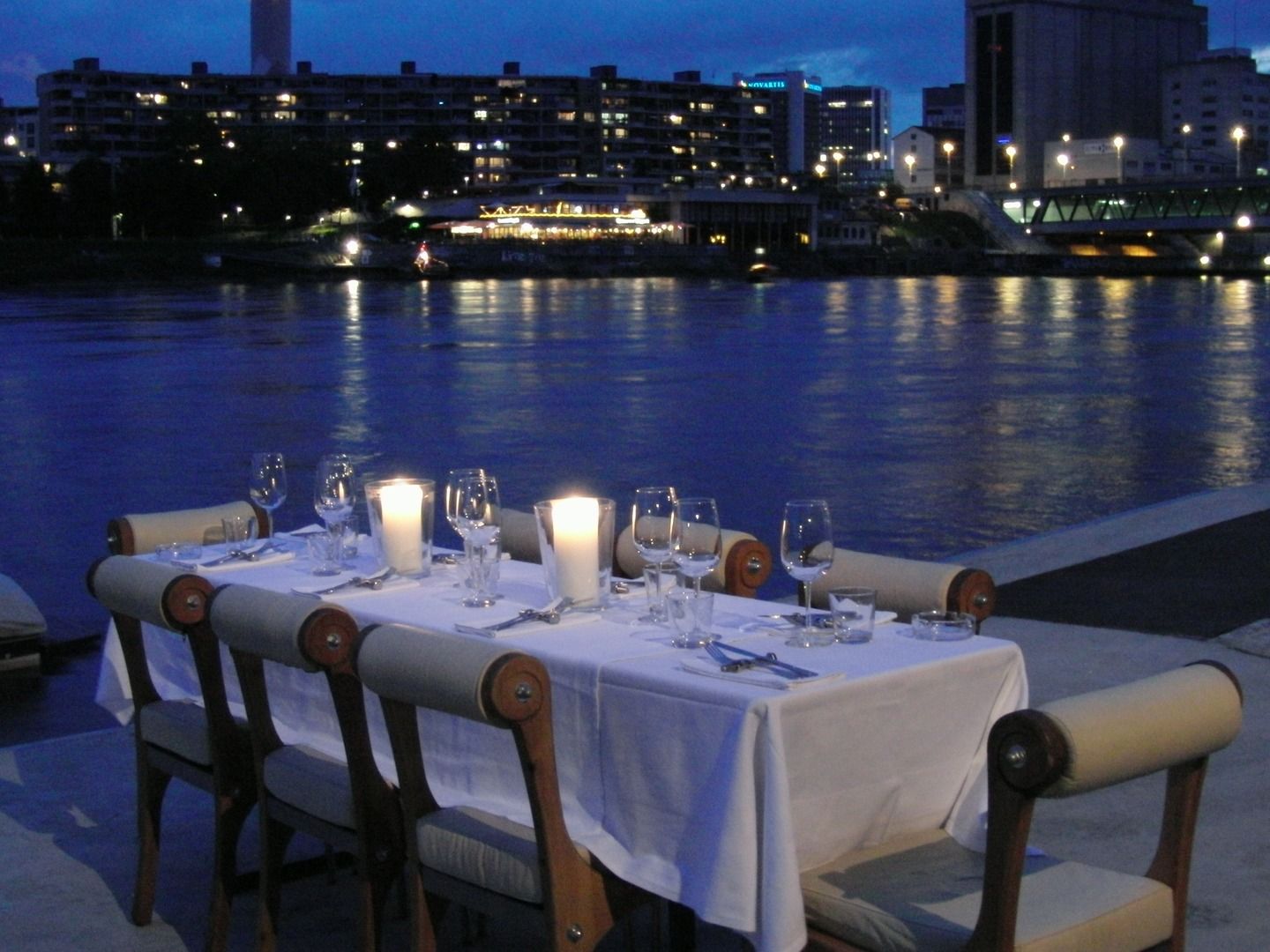 Ось чому не варто їсти вночі