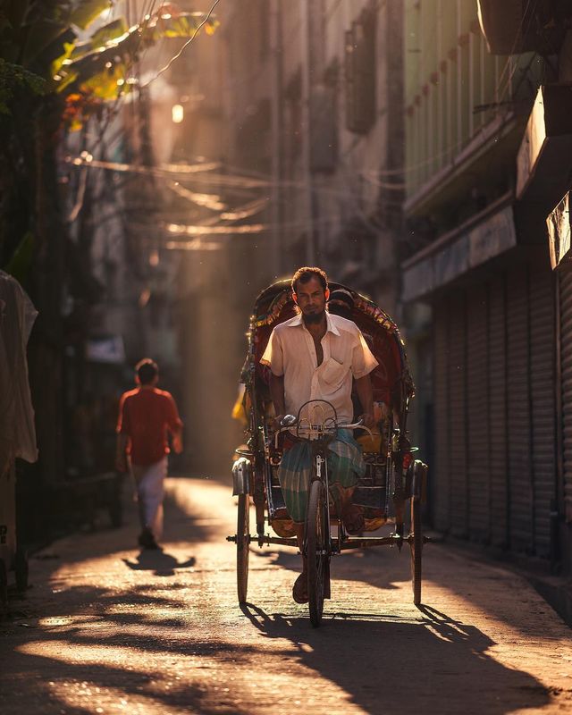 Столиця Бангладешу під час дощу: захопливі вуличні фото - фото 326536