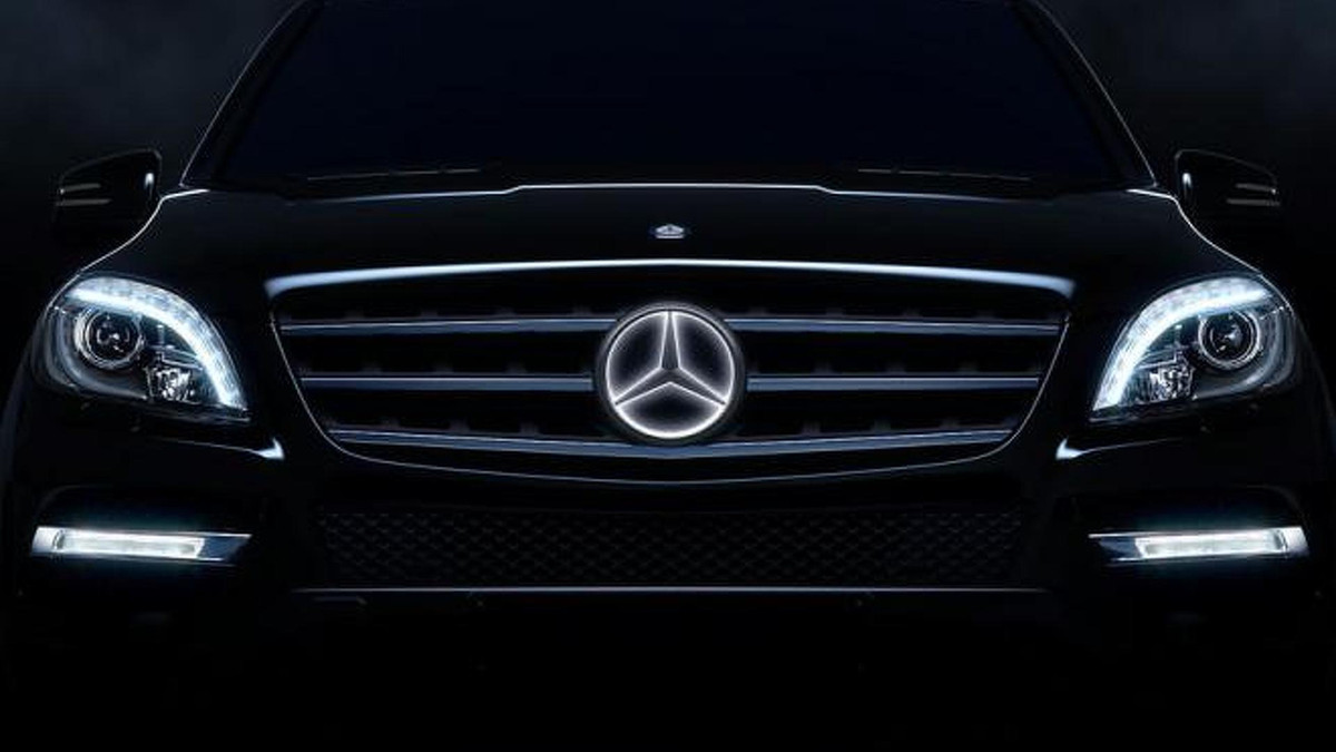 З нуля до сотні седан Mercedes-AMG CLA 35 4Matic розганяється за 4,9 секунди - фото 1