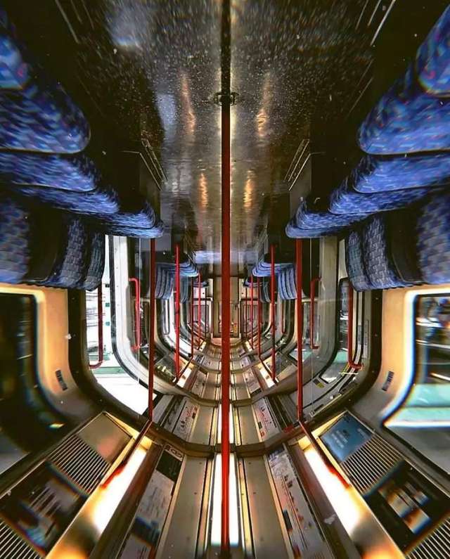 Незвичайний фотопроект: перевернуті станції метро - фото 326974