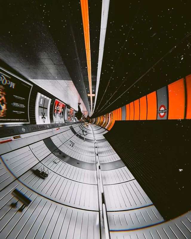 Незвичайний фотопроект: перевернуті станції метро - фото 326977