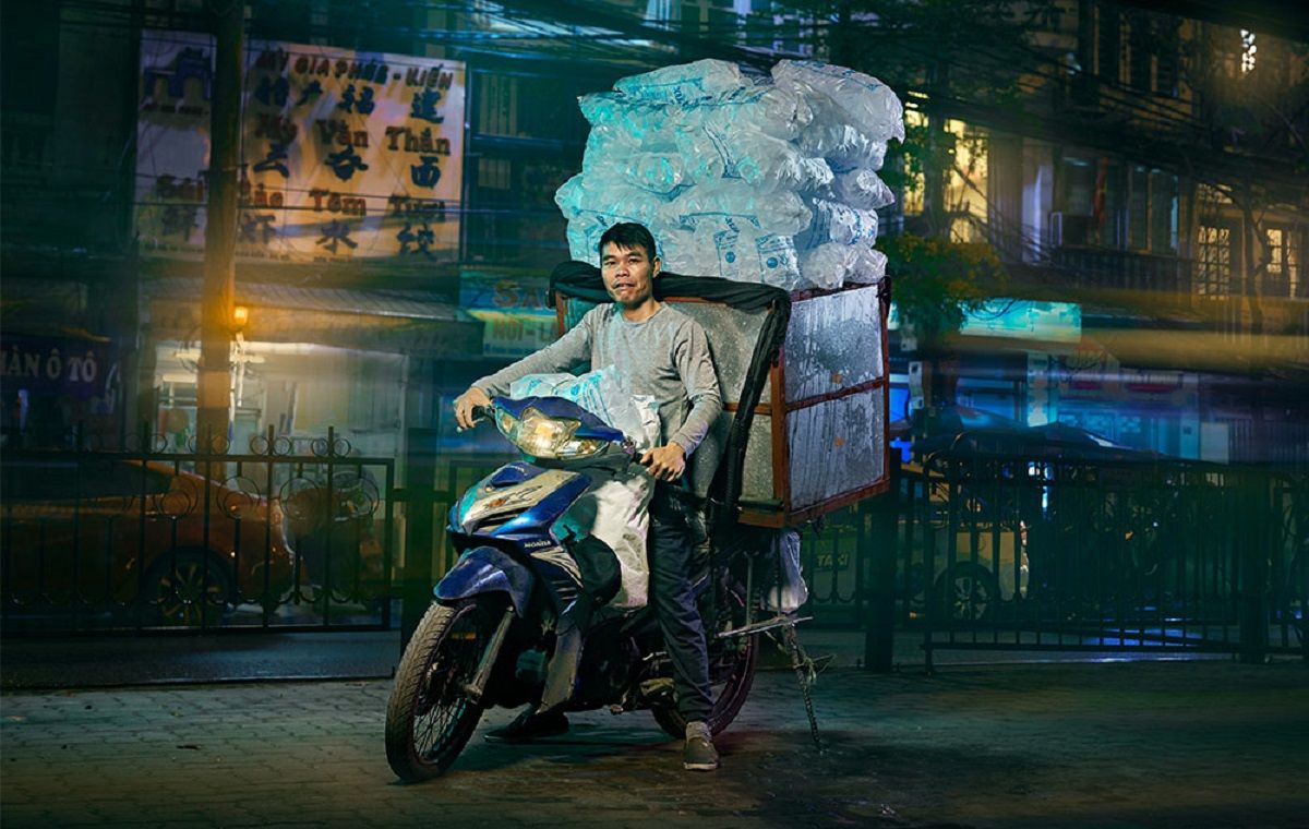 Працівники служби доставки у В'єтнамі - фото 1