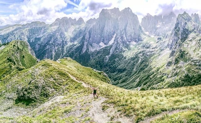 Талановитий хлопець побував в 111 країнах: захопливі фото - фото 327374