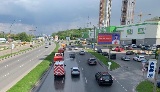 У Києві миють дороги 'з милом' - фото 327453