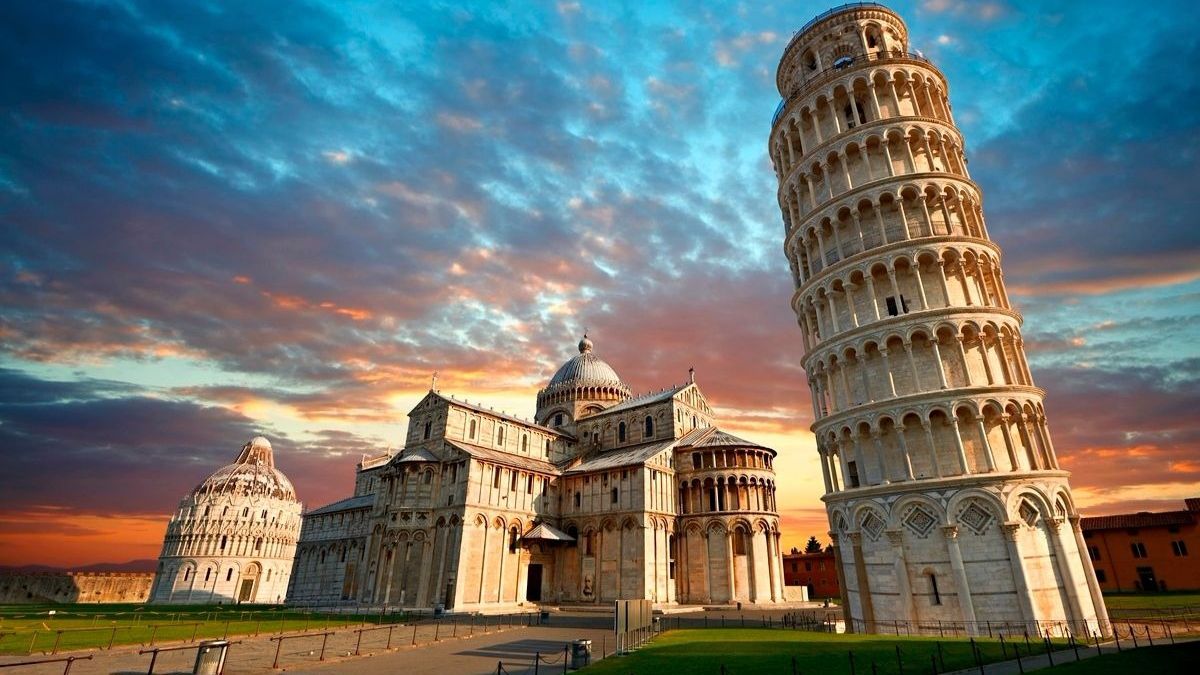 Пізанська вежа в Італії - фото 1