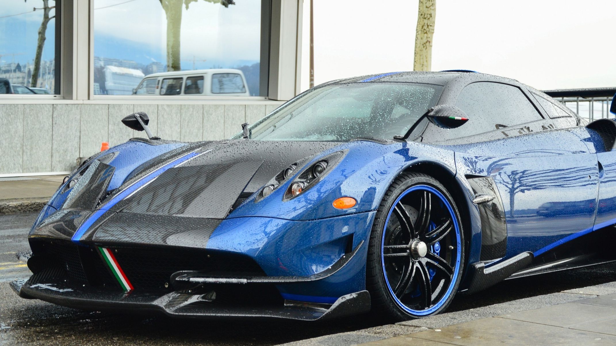 Кузов цього авто – монокок - фото 1