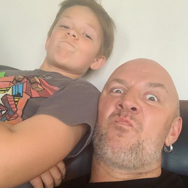 Потап з сином розвеселили мережу комічним знімком - фото 327626