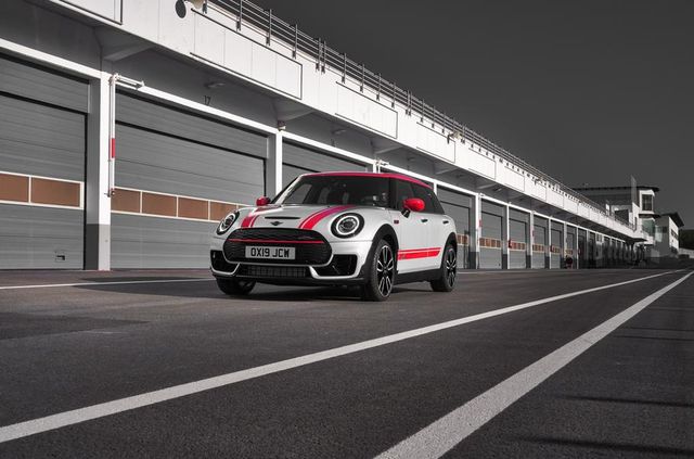 MINI представила найпотужніші моделі у своїй історії - фото 327696