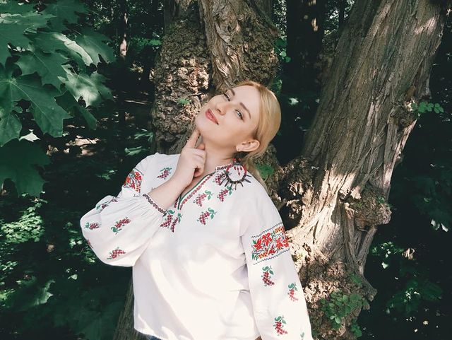 Ведучі Радіо МАКСИМУМ долучилися до Дня вишиванки: колоритні фото - фото 327888