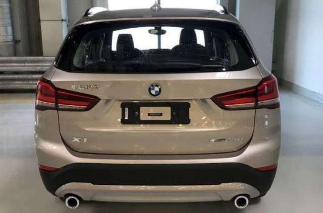 У мережі з'явилися перші фото оновленого BMW X1 - фото 327923