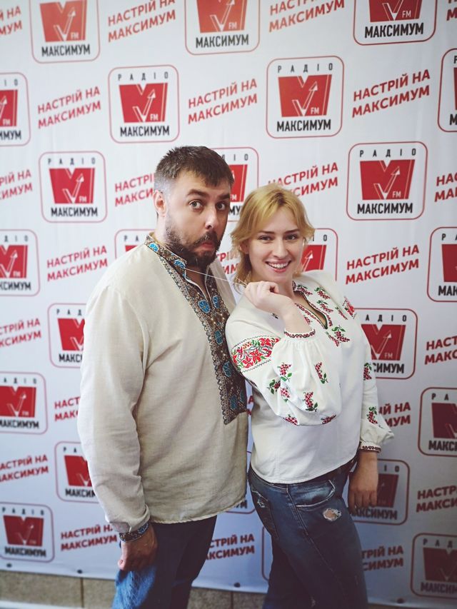 Ведучі Радіо МАКСИМУМ долучилися до Дня вишиванки: колоритні фото - фото 327963