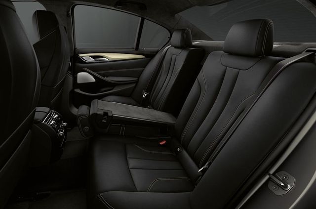 Представлено BMW M5: найпотужніший двигун і декор із золота - фото 328197