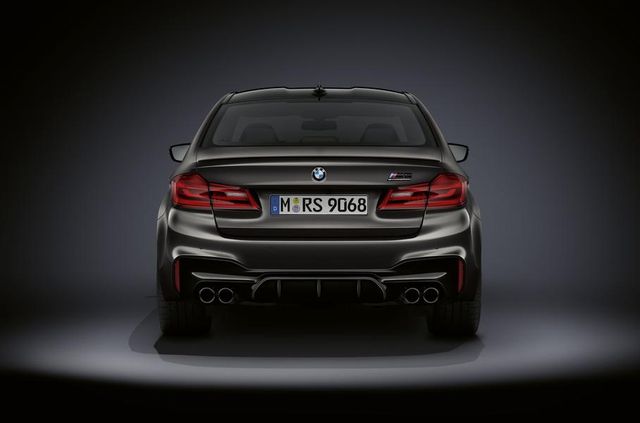 Представлено BMW M5: найпотужніший двигун і декор із золота - фото 328205