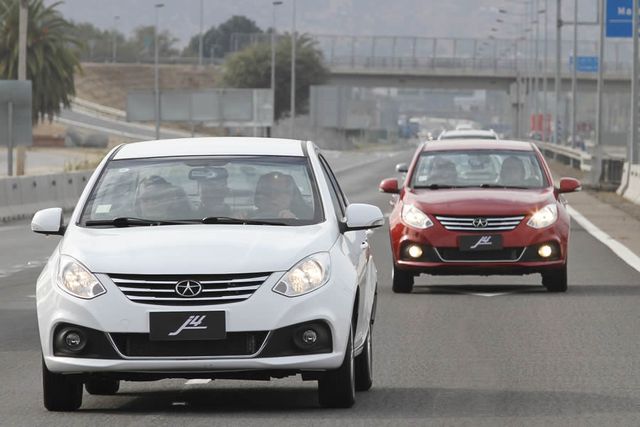 седан JAC J4 - фото 328587
