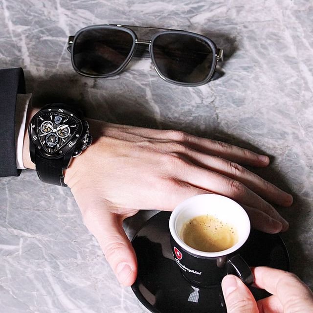 Не клади окуляри на стіл у ресторані - фото 329122