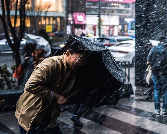 Життя у Сеулі: вуличні фото, які приковують погляд - фото 329445