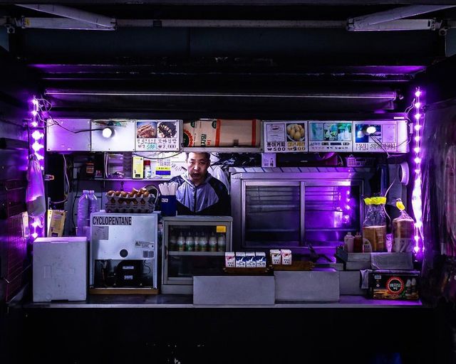 Життя у Сеулі: вуличні фото, які приковують погляд - фото 329446