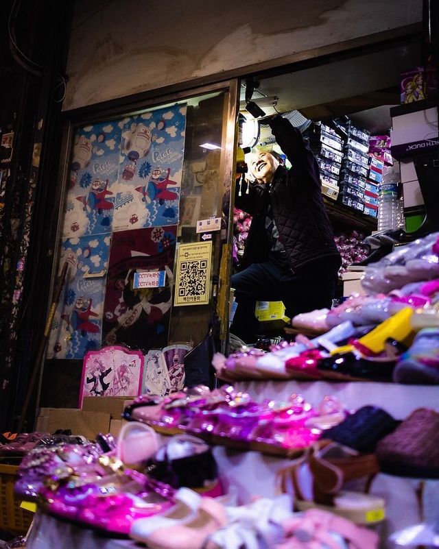 Життя у Сеулі: вуличні фото, які приковують погляд - фото 329454