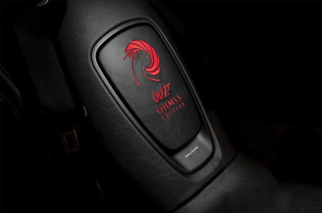 Ексклюзивне авто Джеймса Бонда: Aston Martin показав DBS Superleggera - фото 329467