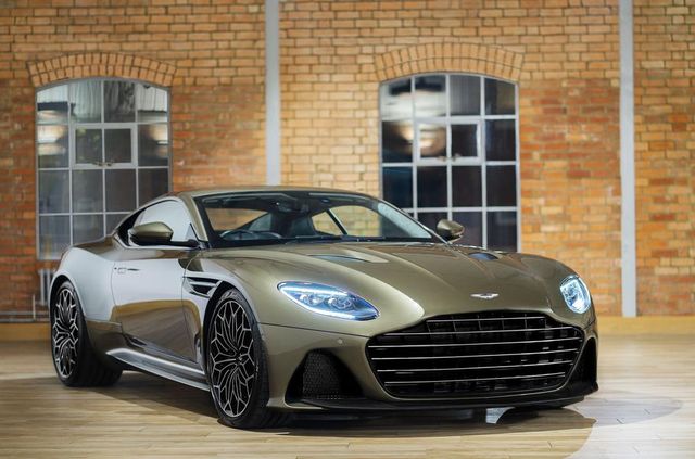 Ексклюзивне авто Джеймса Бонда: Aston Martin показав DBS Superleggera - фото 329473