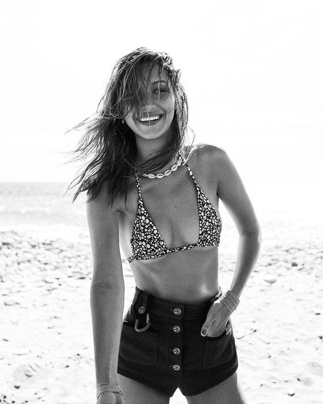 Зваблива модель Белла Хадід прикрасила популярний глянець - фото 329487