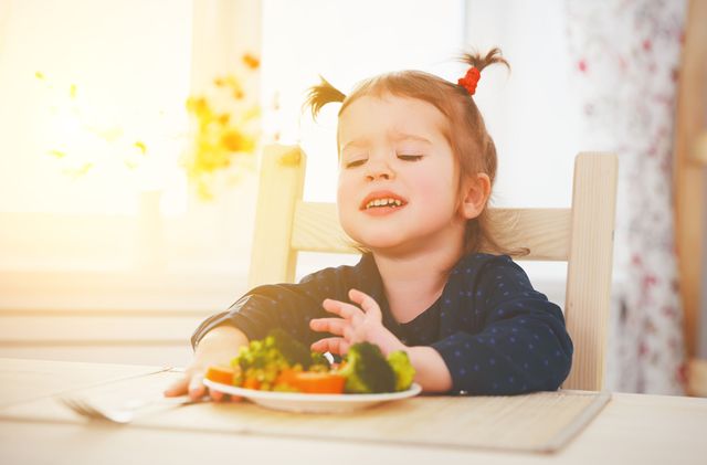 Батьків будуть штрафувати за прищеплювання веганства - фото 329500