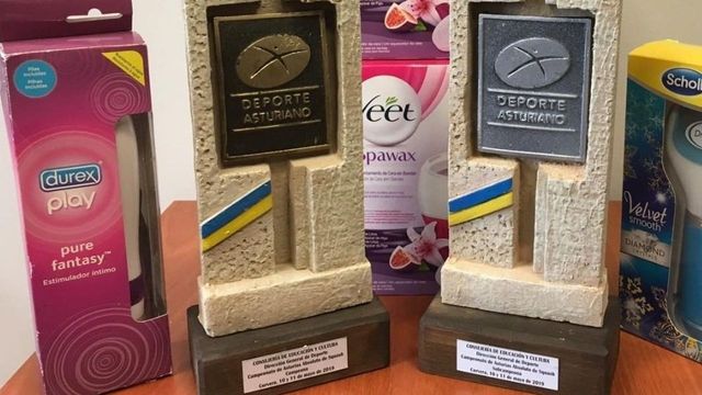 Такі подарунки отримали спортсменки - фото 329506