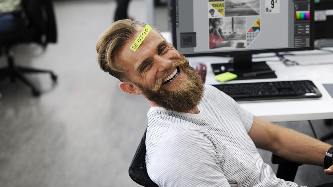 Рейтинг: що найбільше відволікає від роботи в офісі - фото 1