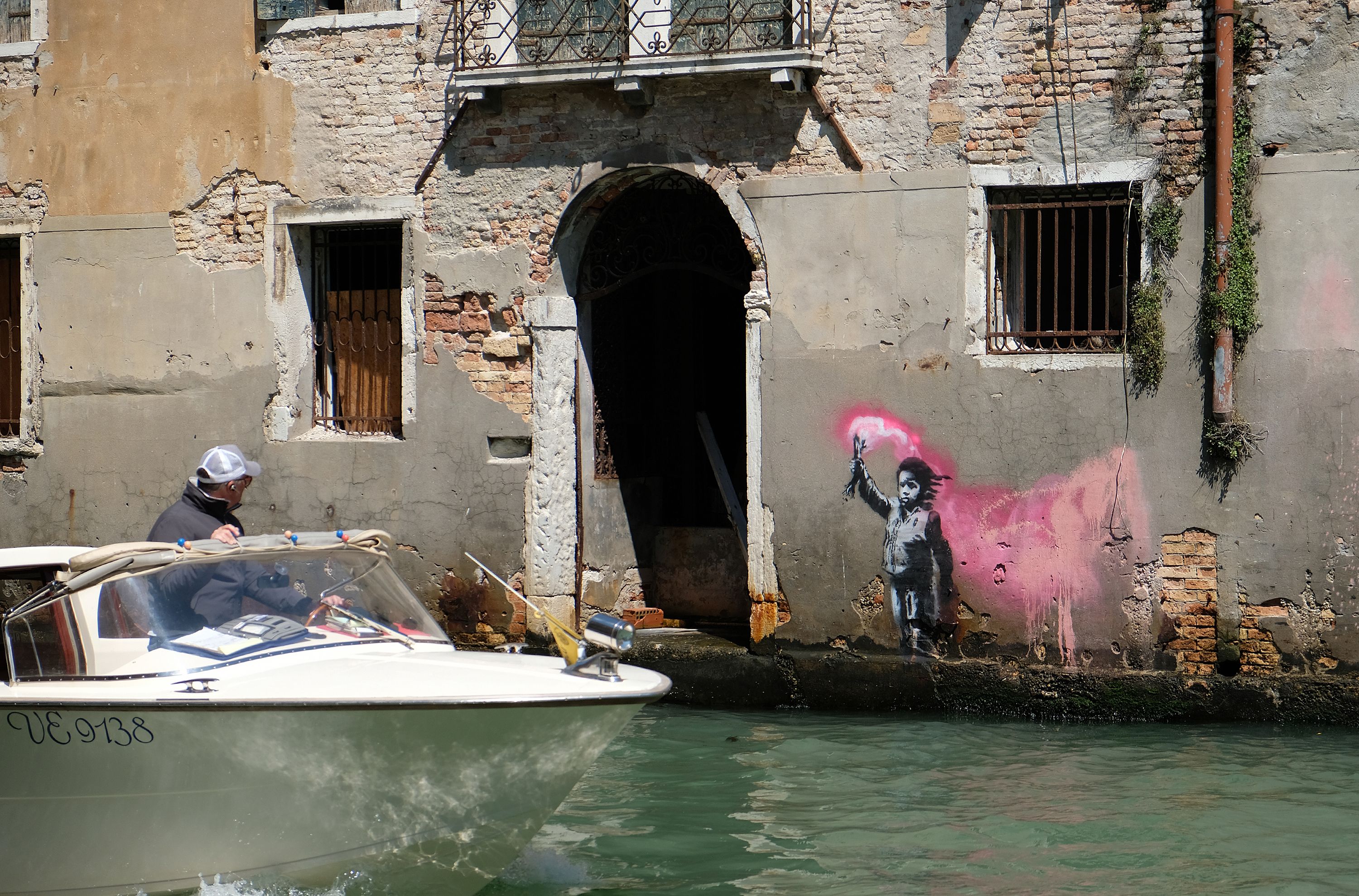 Бенксі влаштував екологічну акцію в Венеції