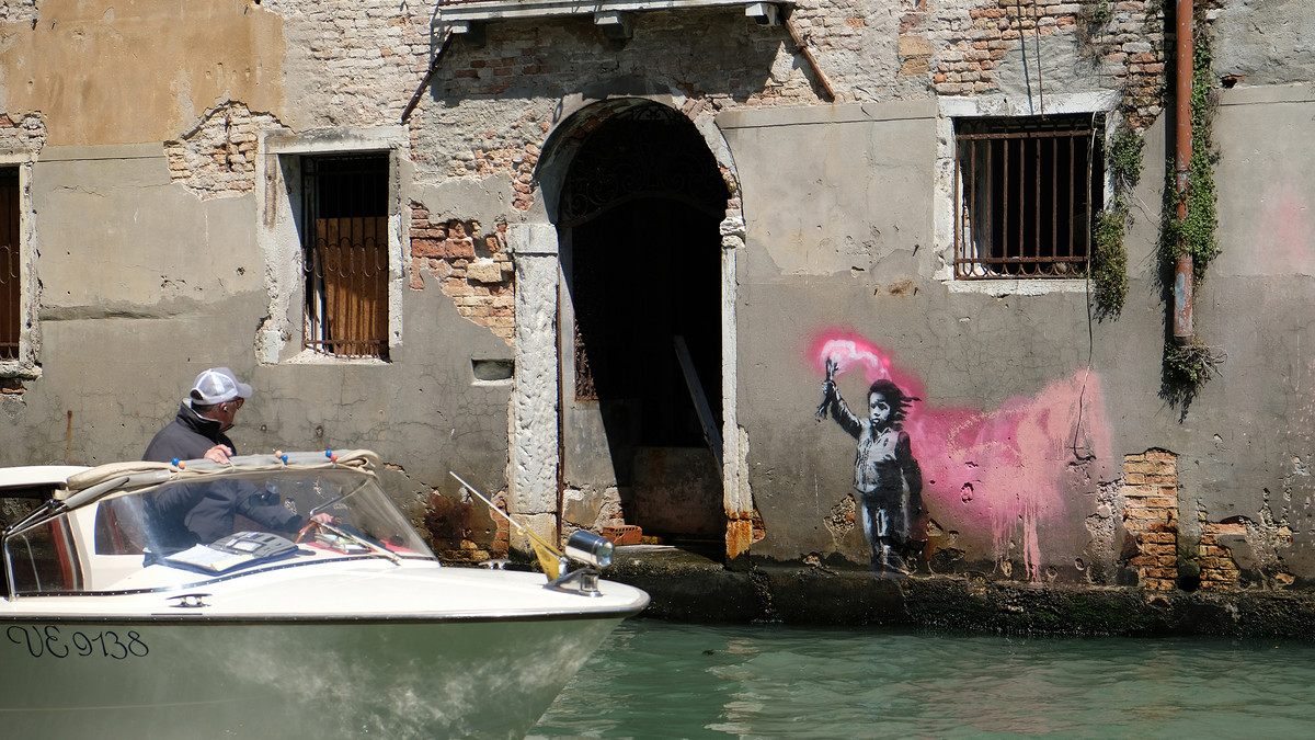 Робота Бенксі з'явилася у Венеції - фото 1