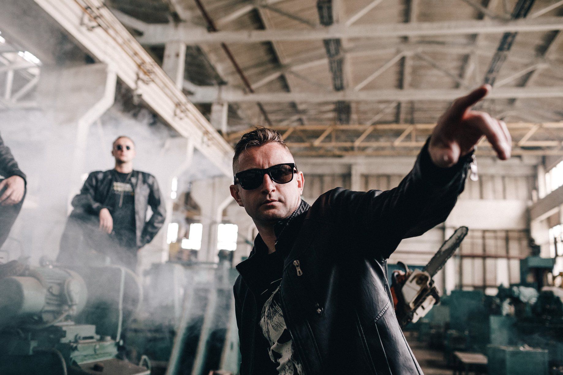 Жадан і Собаки випустили провокативний кліп, присвячений випускникам: це треба бачити