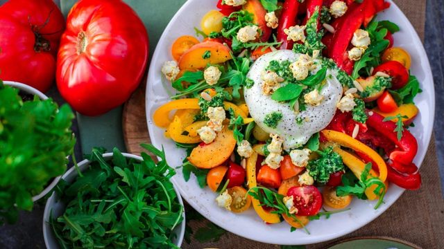 Смачний салат на вечерю - фото 329990