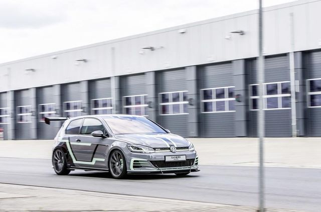 Студенти Volkswagen показали два нові концепти - фото 330551