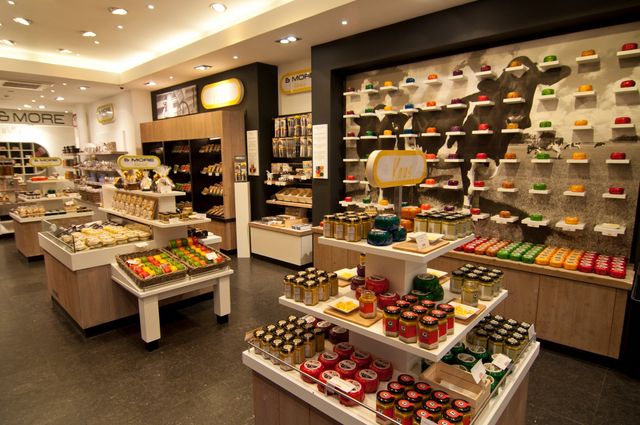 Спробуйте місцеві сири - фото 330593