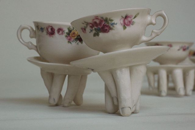 Живий посуд ізраїльського скульптора жахає і захоплює - фото 330825