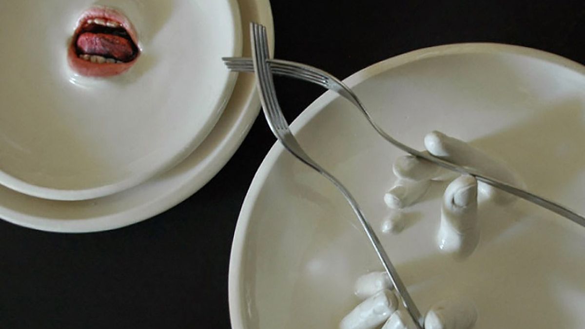 Живий посуд ізраїльського скульптора жахає і захоплює