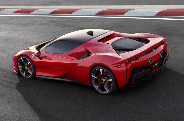 Ferrari SF90 Stradale: представлено потужний гібрид на 1000 конячок - фото 330876