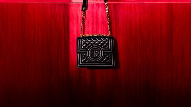 Сексуальна й небезпечна: Кара Делевінь знялась у рекламі Balmain - фото 330891