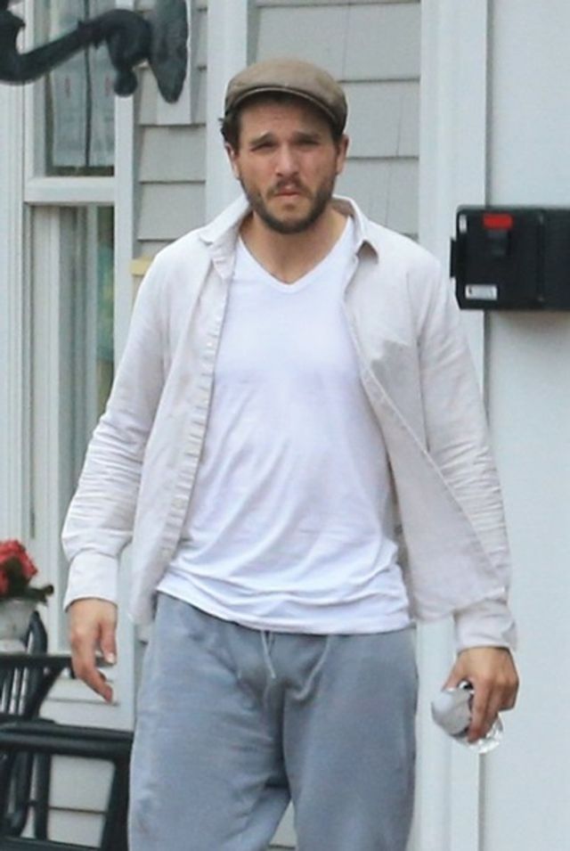 Джон Сноу лікується від алкоголізму (фото) - фото 330966