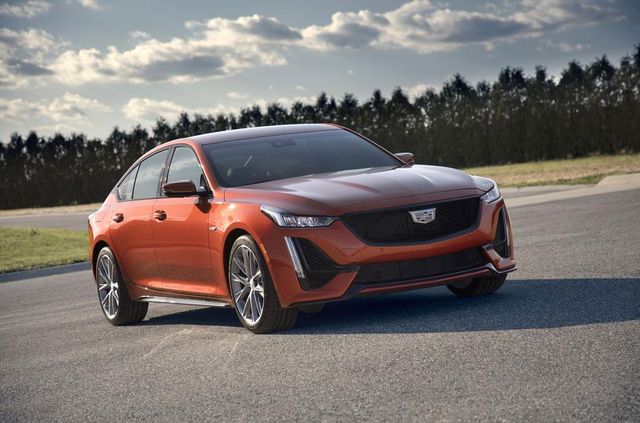 Cadillac представив два 'заряджені' седани - фото 331191