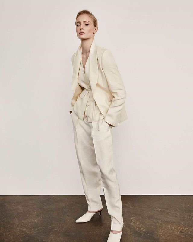 Зірка Гри престолів Софі Тернер розбурхала мережу новими фото - фото 331381