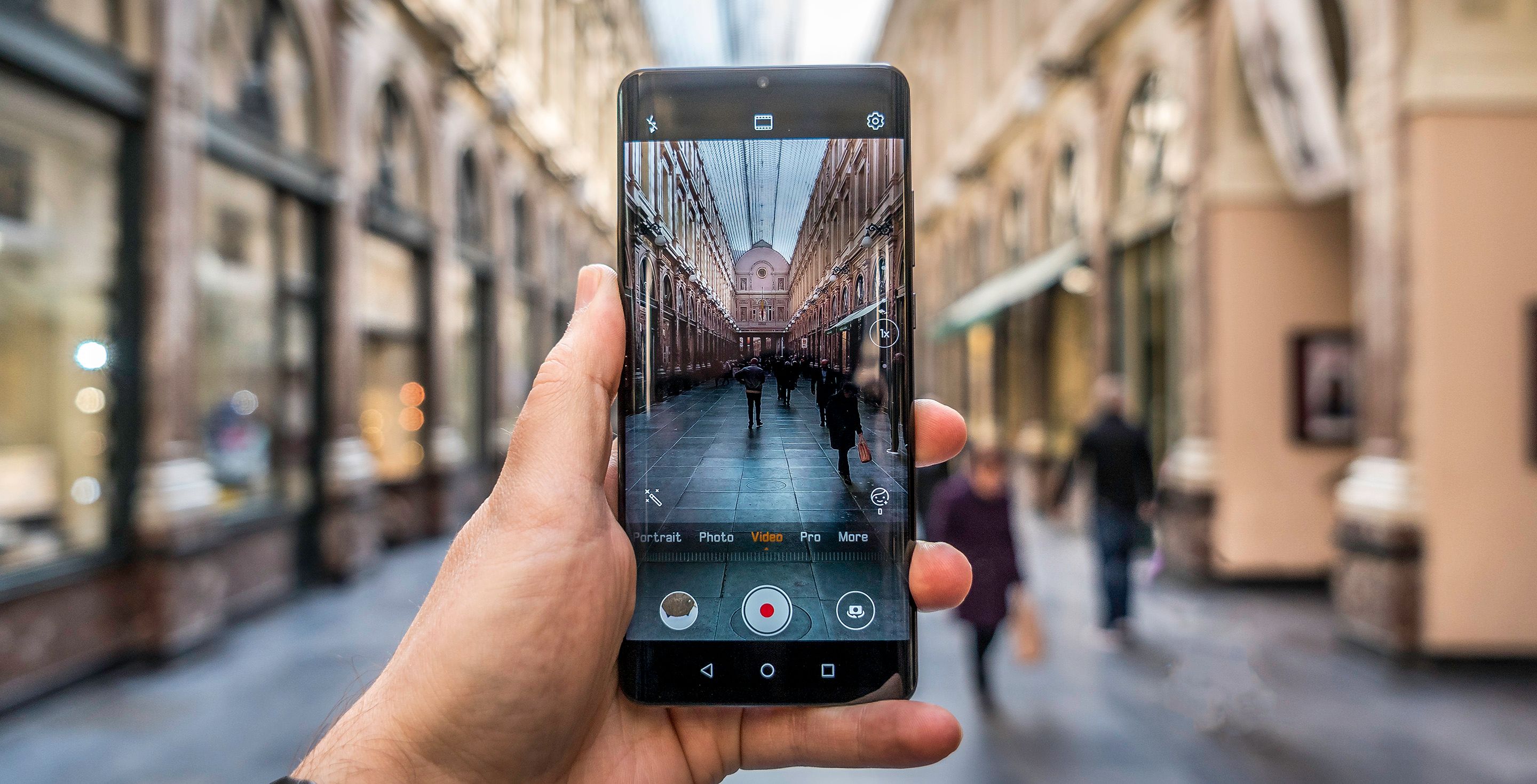 Флагмани Huawei отримають важливу функцію з оновленням