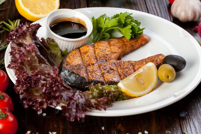 Віддайте перевагу жирній рибі - фото 331420